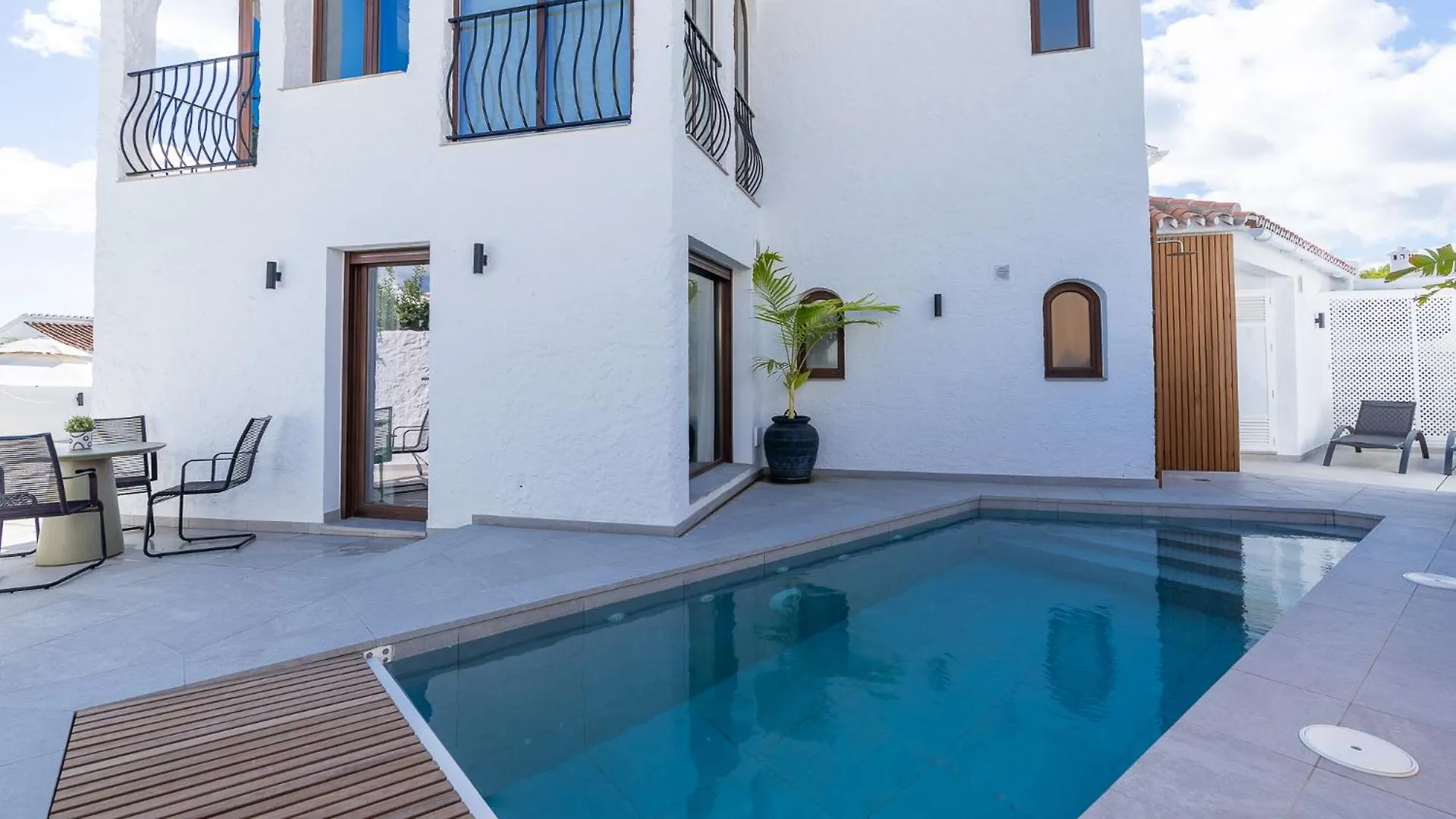 Villa Luxury House With Private Heated Pool In Nerja!